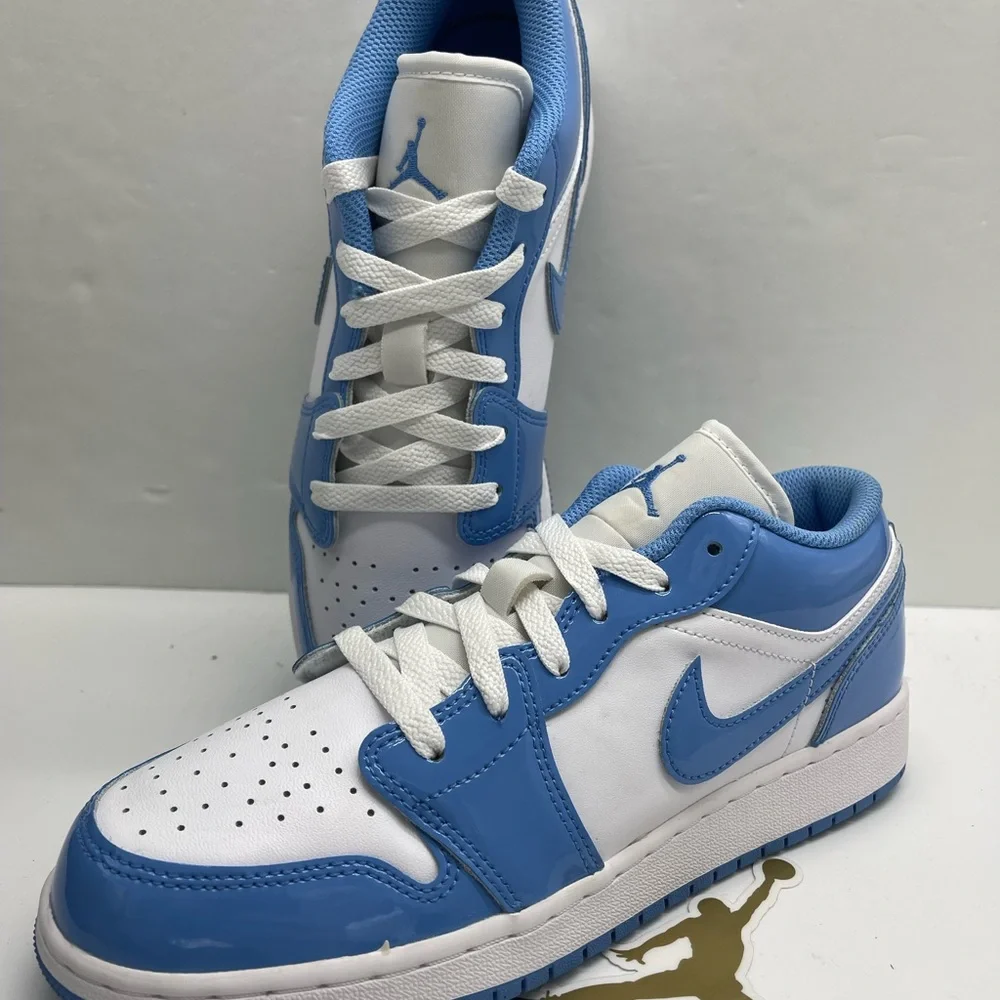 Jordan WMNS AIR JORDAN 1 LOW SE 
WHITE/LEGEND BLUE FZ3929 114
 Sneakers - Picture 15 of 16